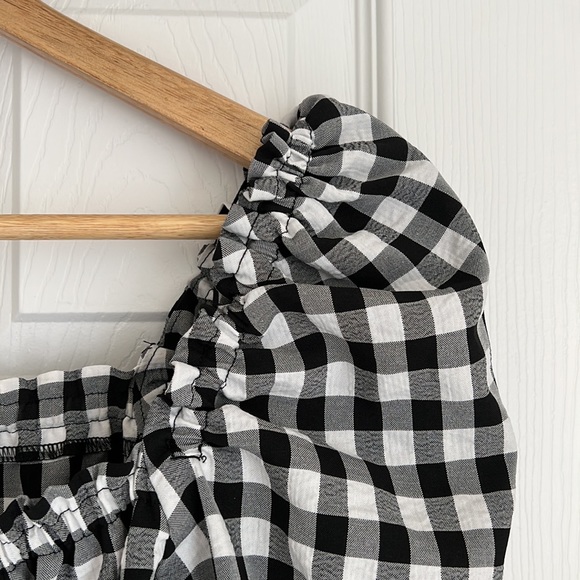 H&M Gingham Puff Sleeve Smocked Crop Top - Picture 4 of 4